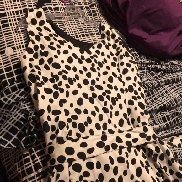 White and black dotted party dress - plus size - Picture 4 of 4